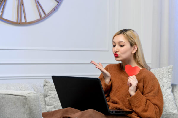 Ghosting, breadcrumbing, love bombing – co znaczą te pojęcia i jak na nie reagować?